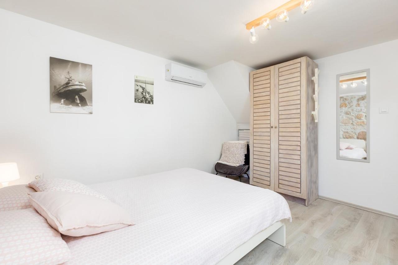 Guest House Otto Punat Esterno foto