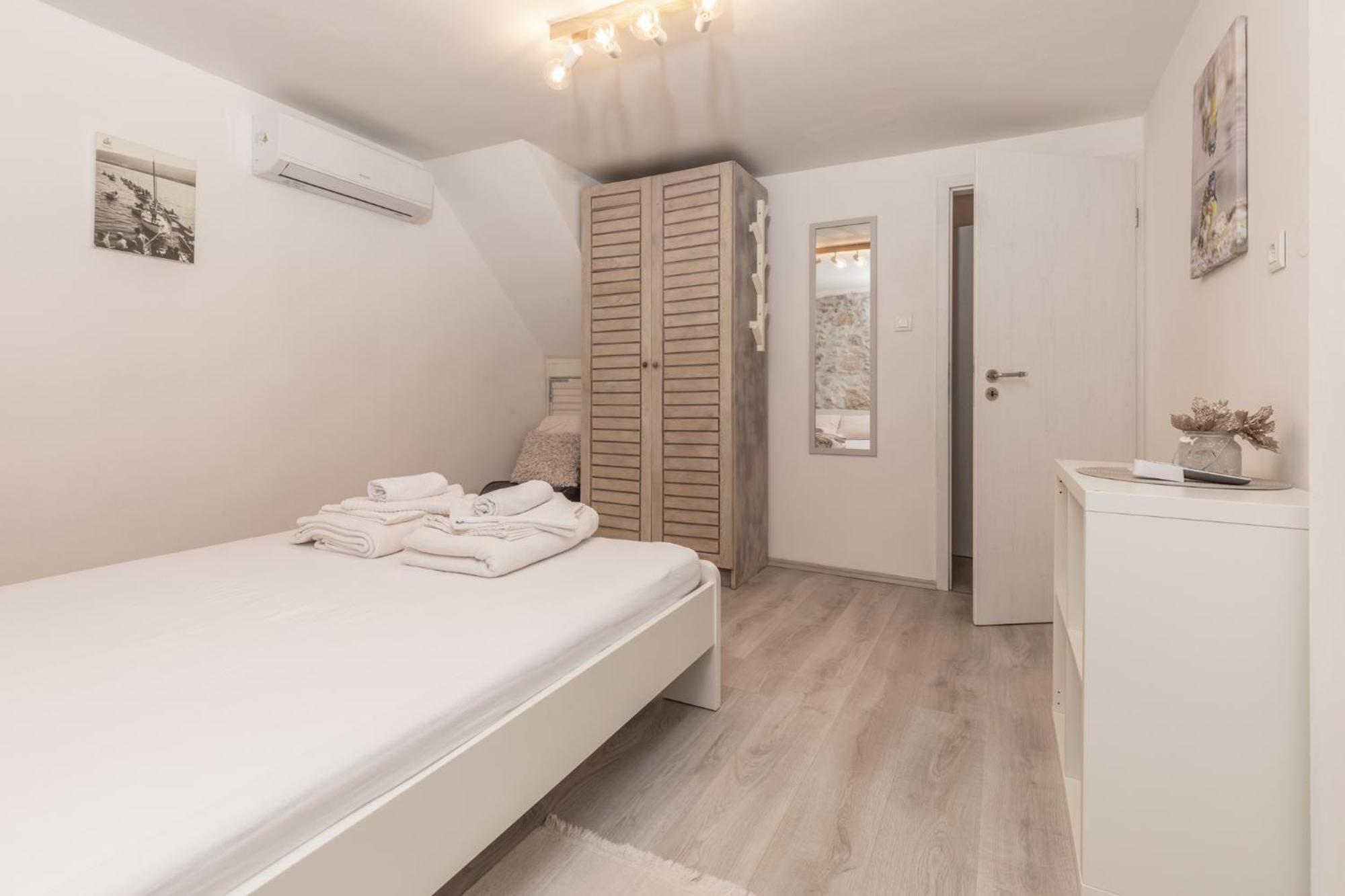 Guest House Otto Punat Esterno foto