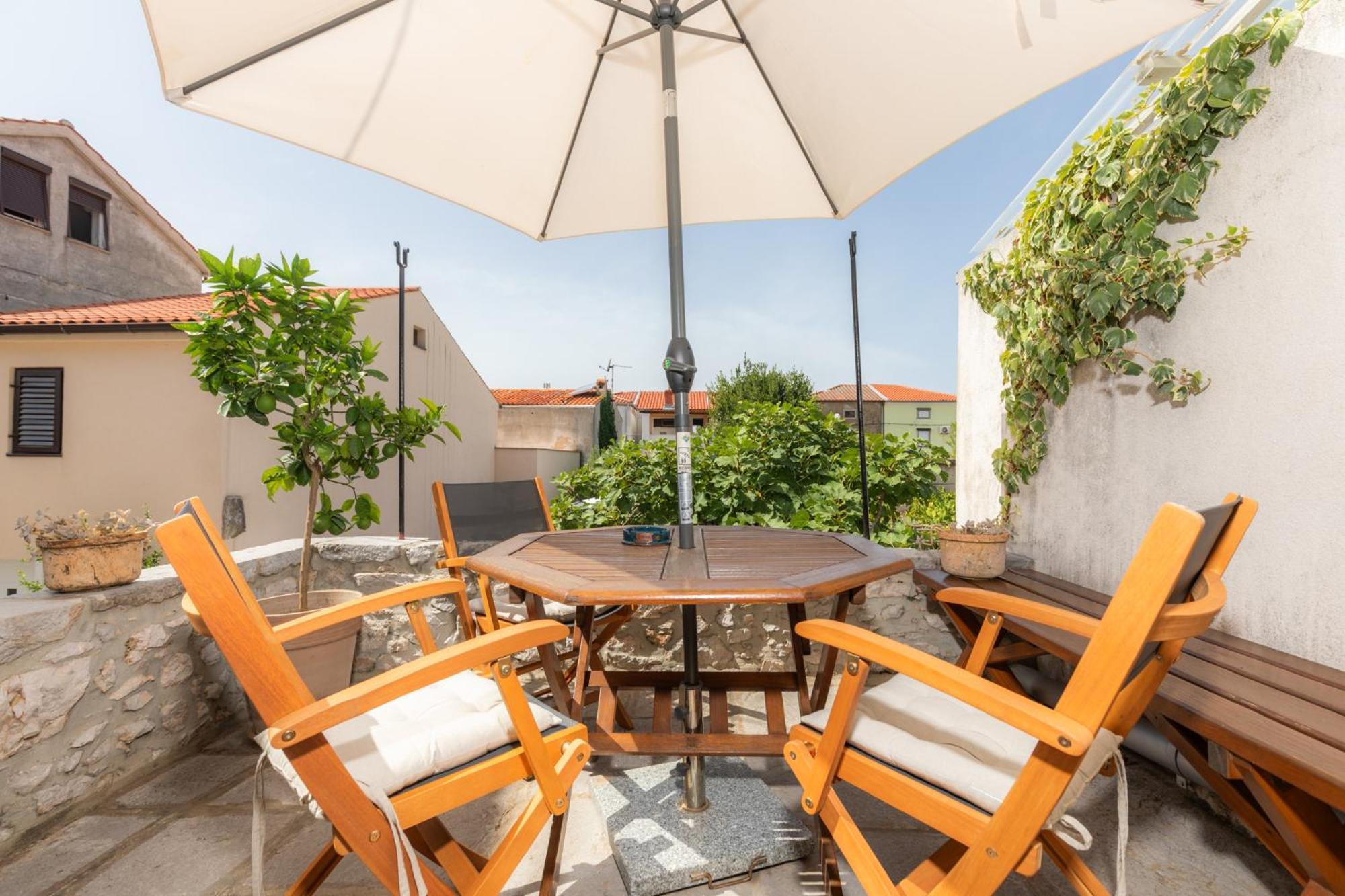 Guest House Otto Punat Esterno foto