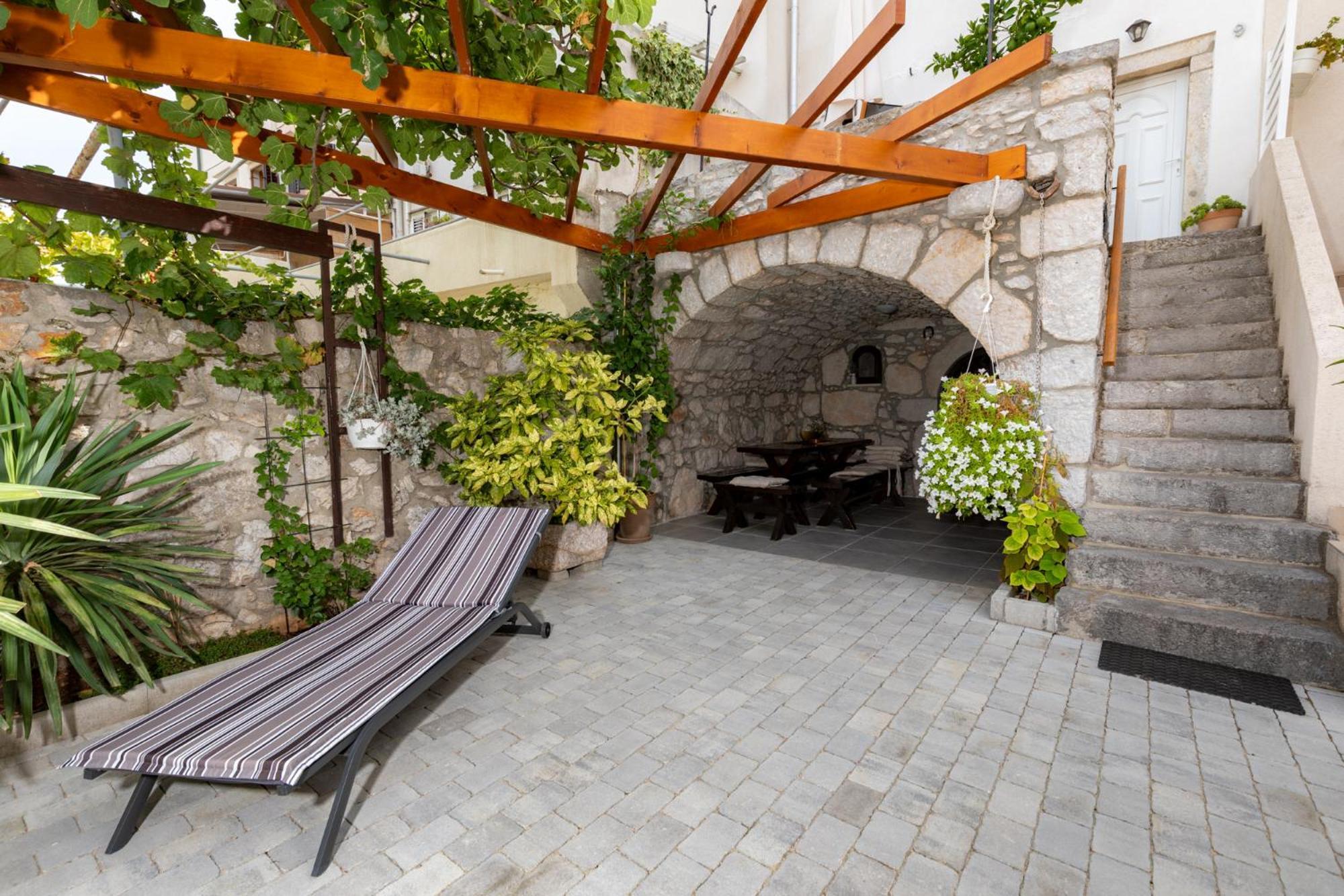Guest House Otto Punat Esterno foto