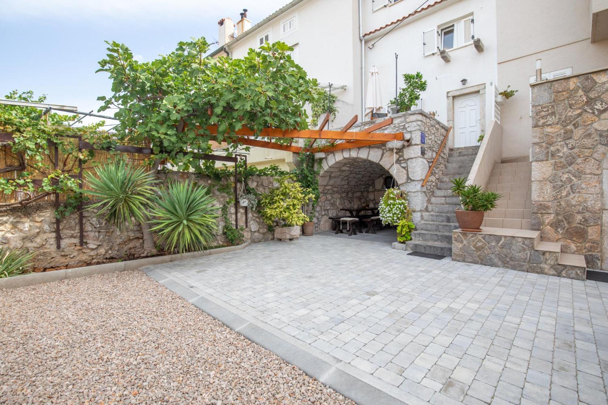 Guest House Otto Punat Esterno foto