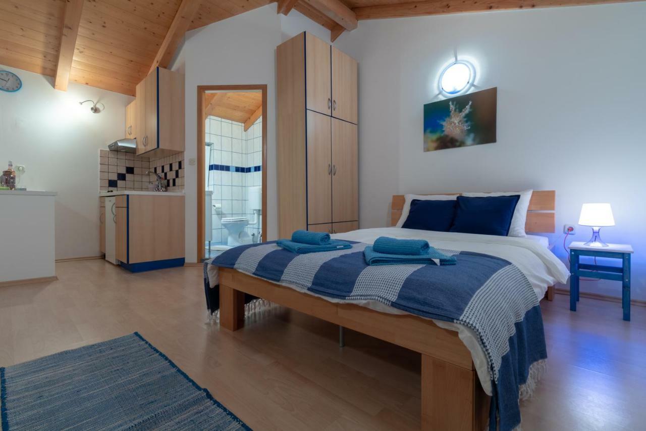 Guest House Otto Punat Esterno foto